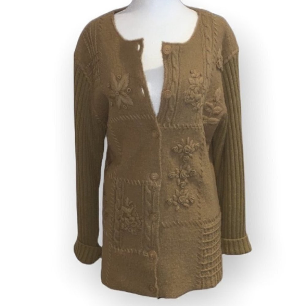 VINTAGE 100% wool long sleeves button down embroidered chunky knit cardigan M